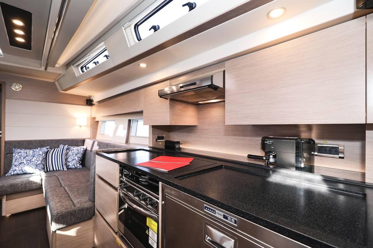 Hanse 588, Hot Stuff | Yacht Charter Croatia