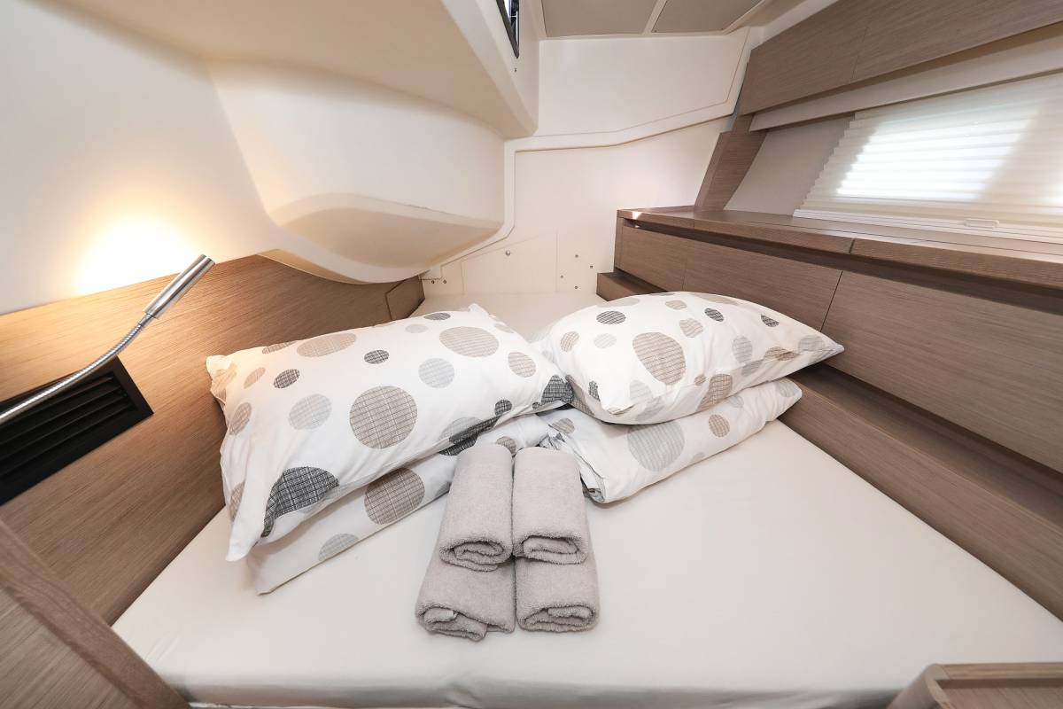 Hanse 588, Hot Stuff | Yacht Charter Croatia