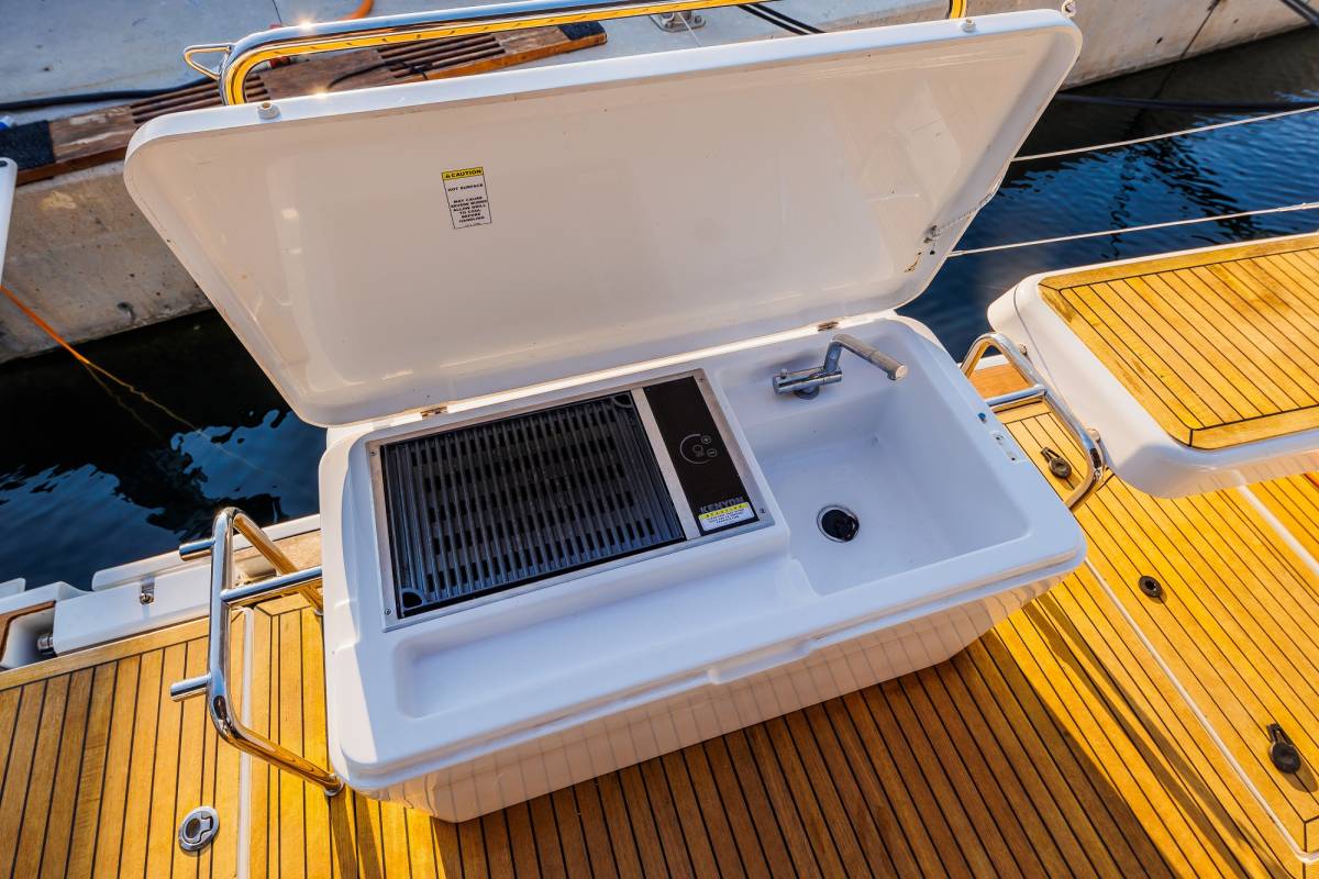 Hanse 588, Mischief 2.0 | Yacht Charter Croatia
