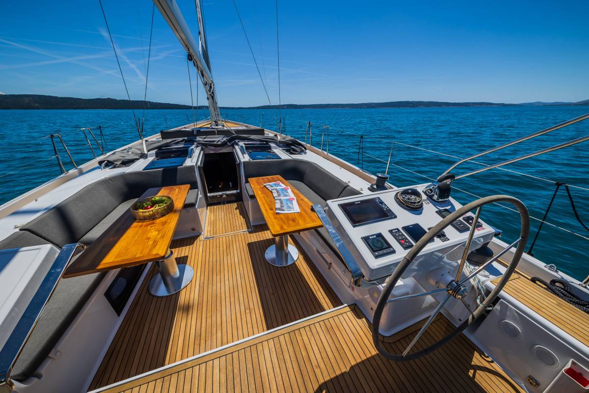 Hanse 588, Eywa | Yacht Charter Croatia