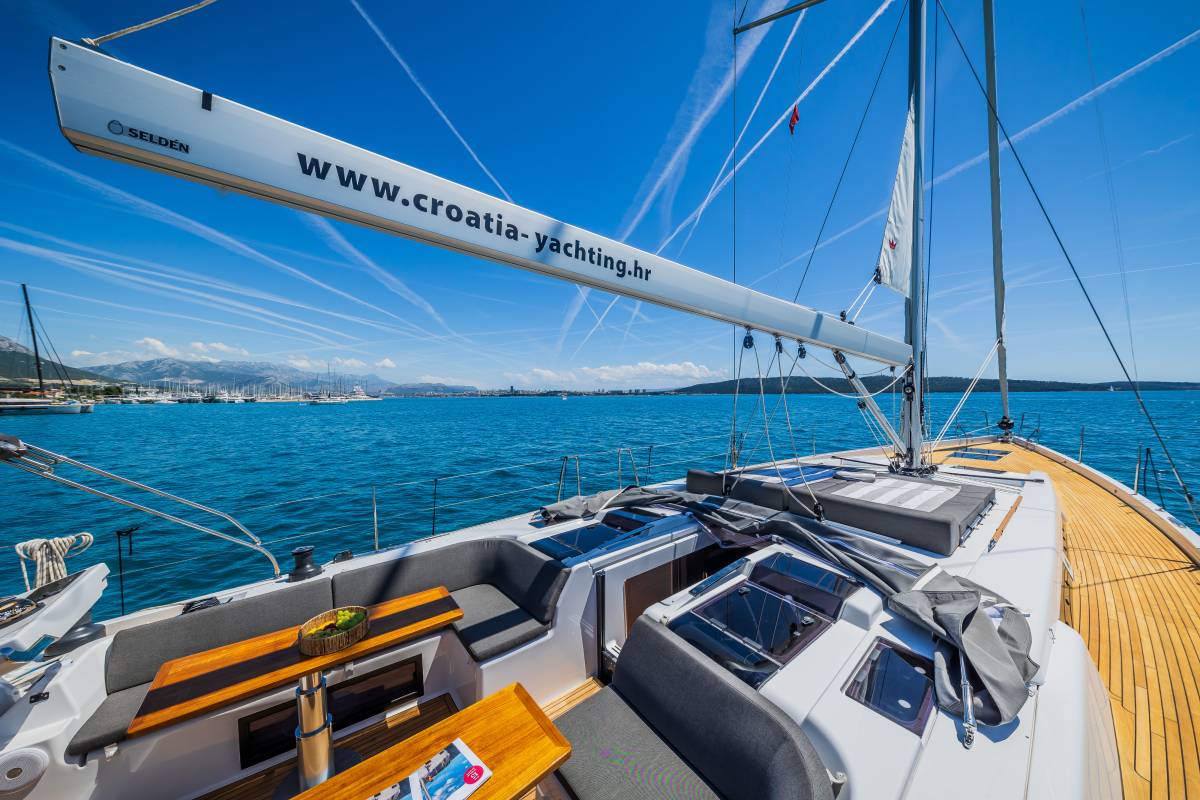Hanse 588, Eywa | Yacht Charter Croatia