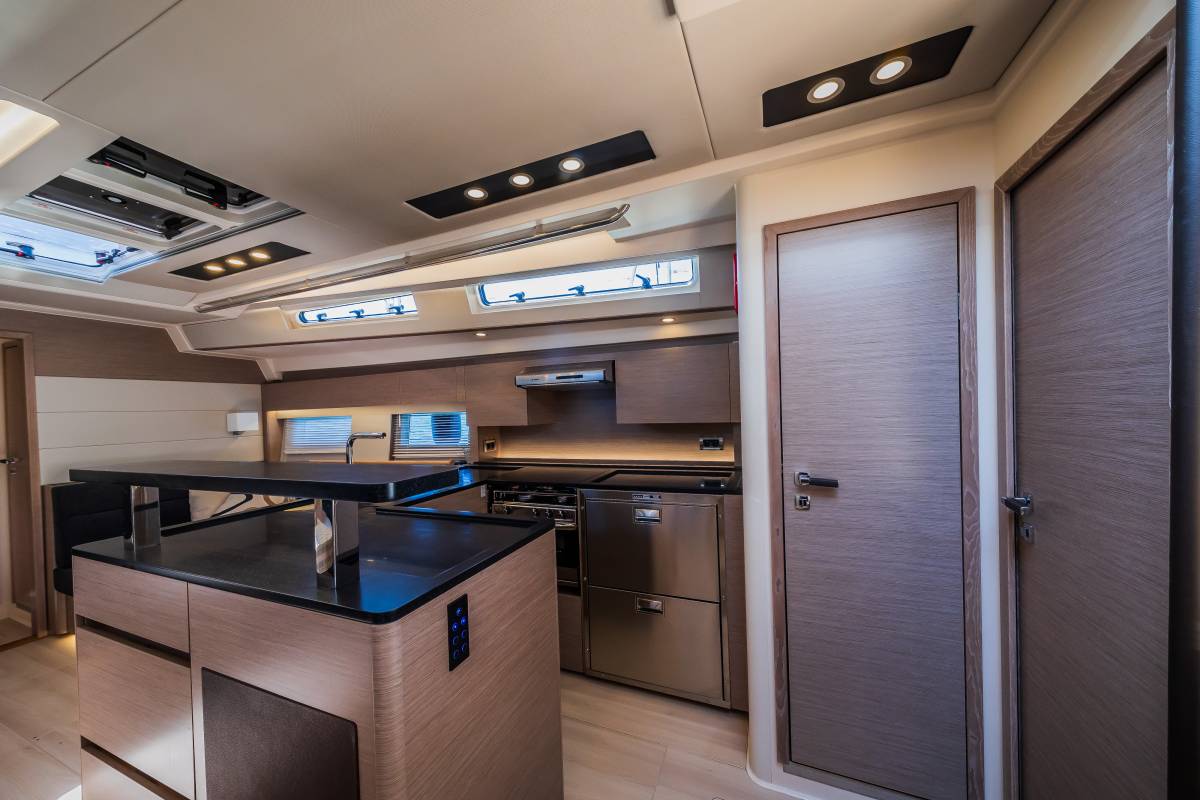Hanse 588, Eywa | Yacht Charter Croatia