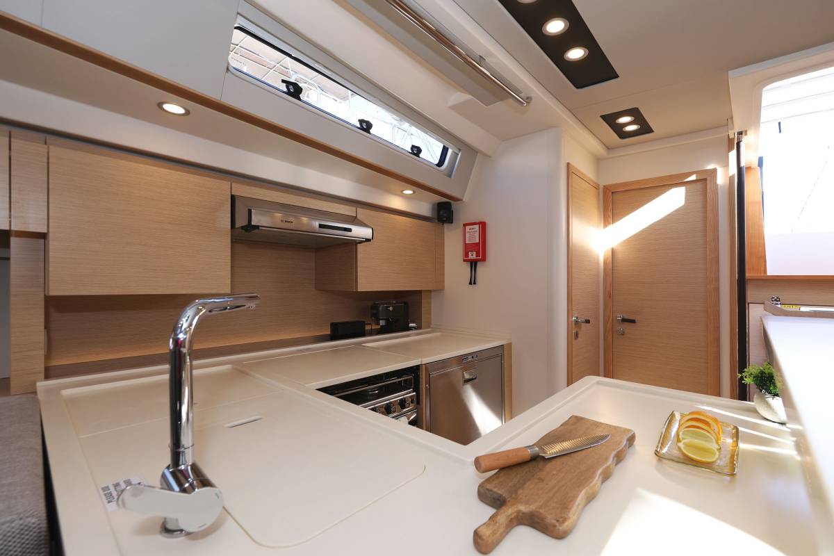 Hanse 588, Citrus | Yacht Charter Croatia