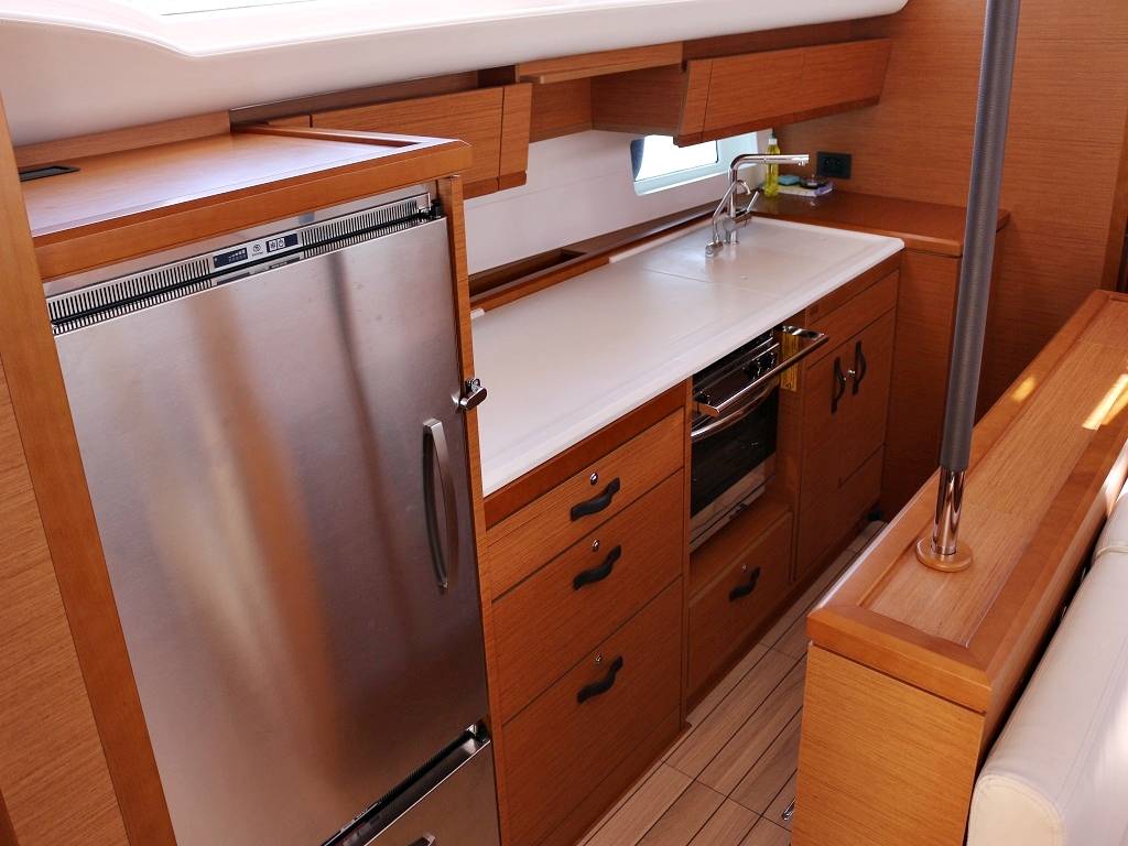 Jeanneau 54, Mystic Dreams | Yacht Charter Croatia