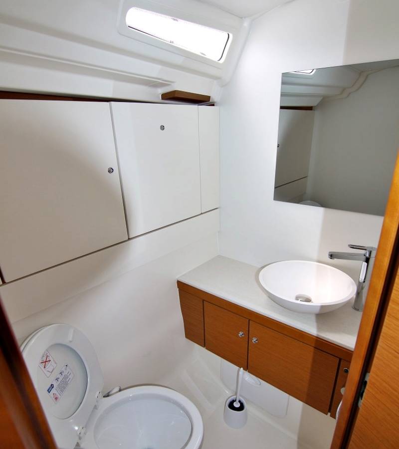 Jeanneau 54, Mystic Dreams | Yacht Charter Croatia