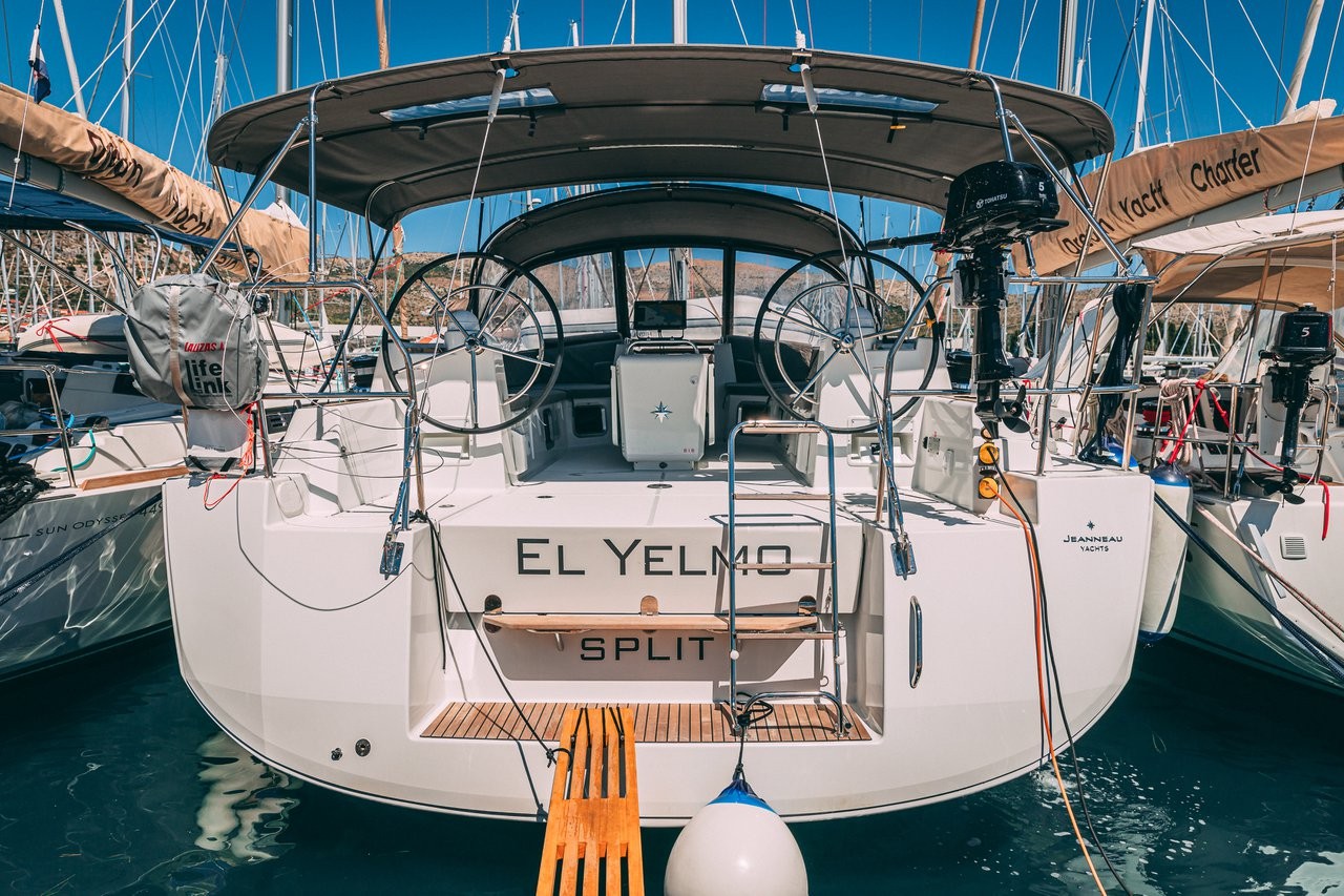 Jeanneau 54, El Yelmo | Yacht Charter Croatia