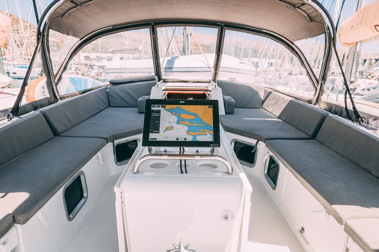 Jeanneau 54, El Yelmo | Yacht Charter Croatia
