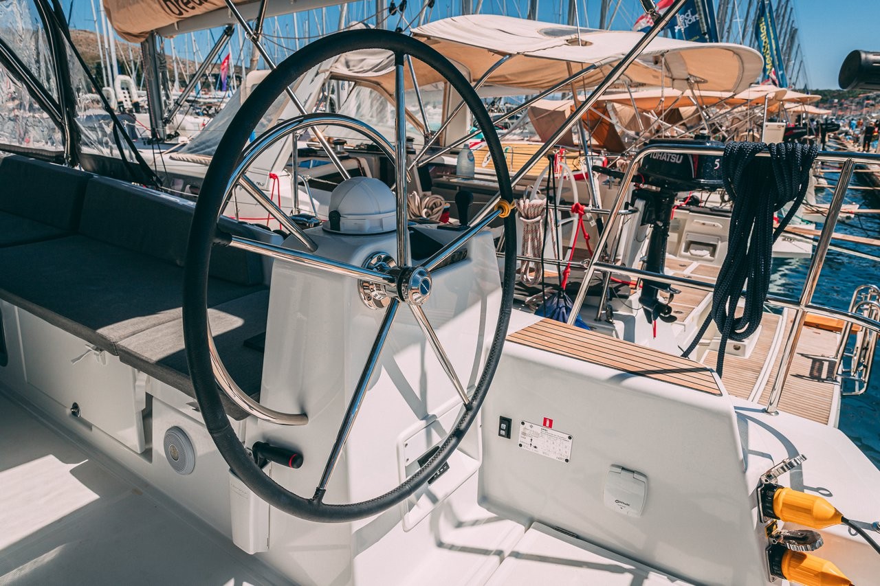 Jeanneau 54, El Yelmo | Yacht Charter Croatia