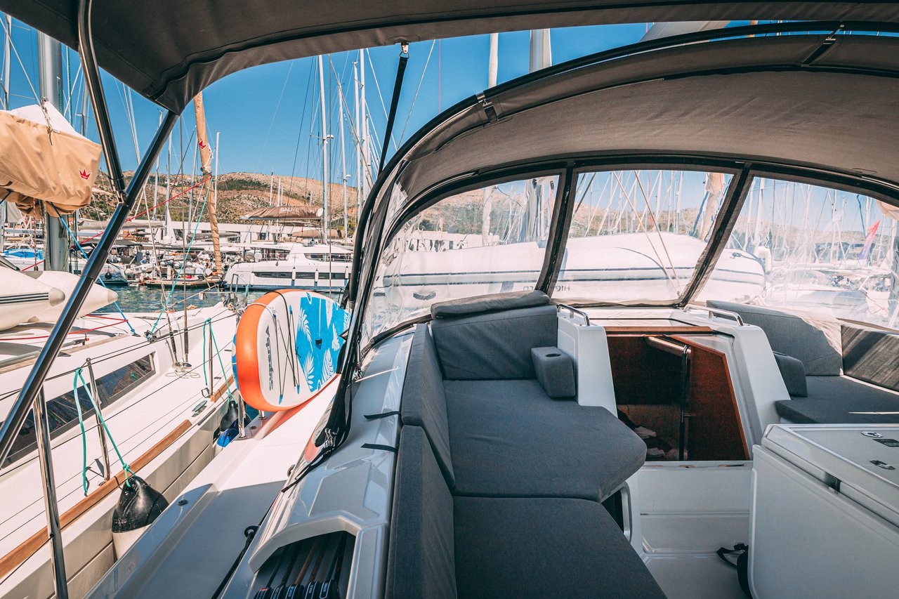 Jeanneau 54, El Yelmo | Yacht Charter Croatia