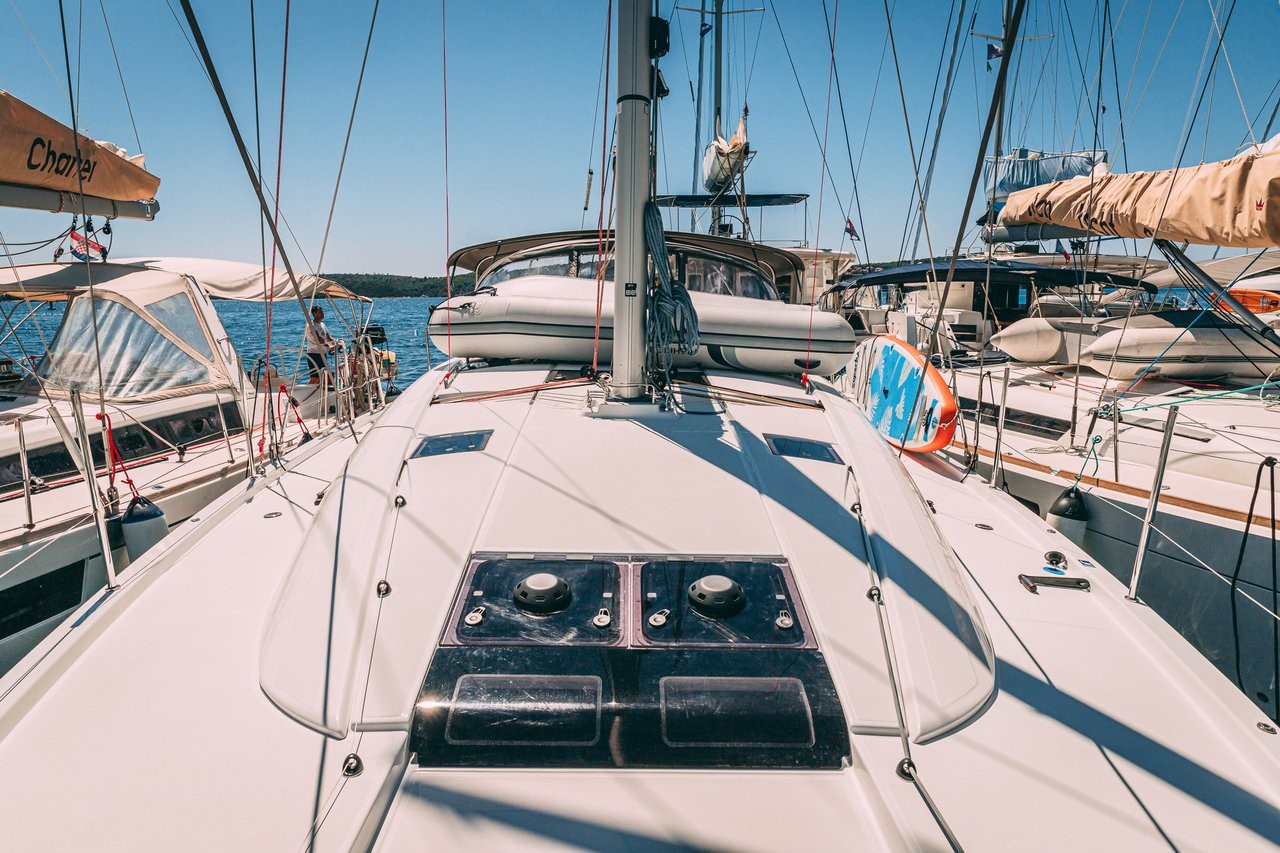 Jeanneau 54, El Yelmo | Yacht Charter Croatia