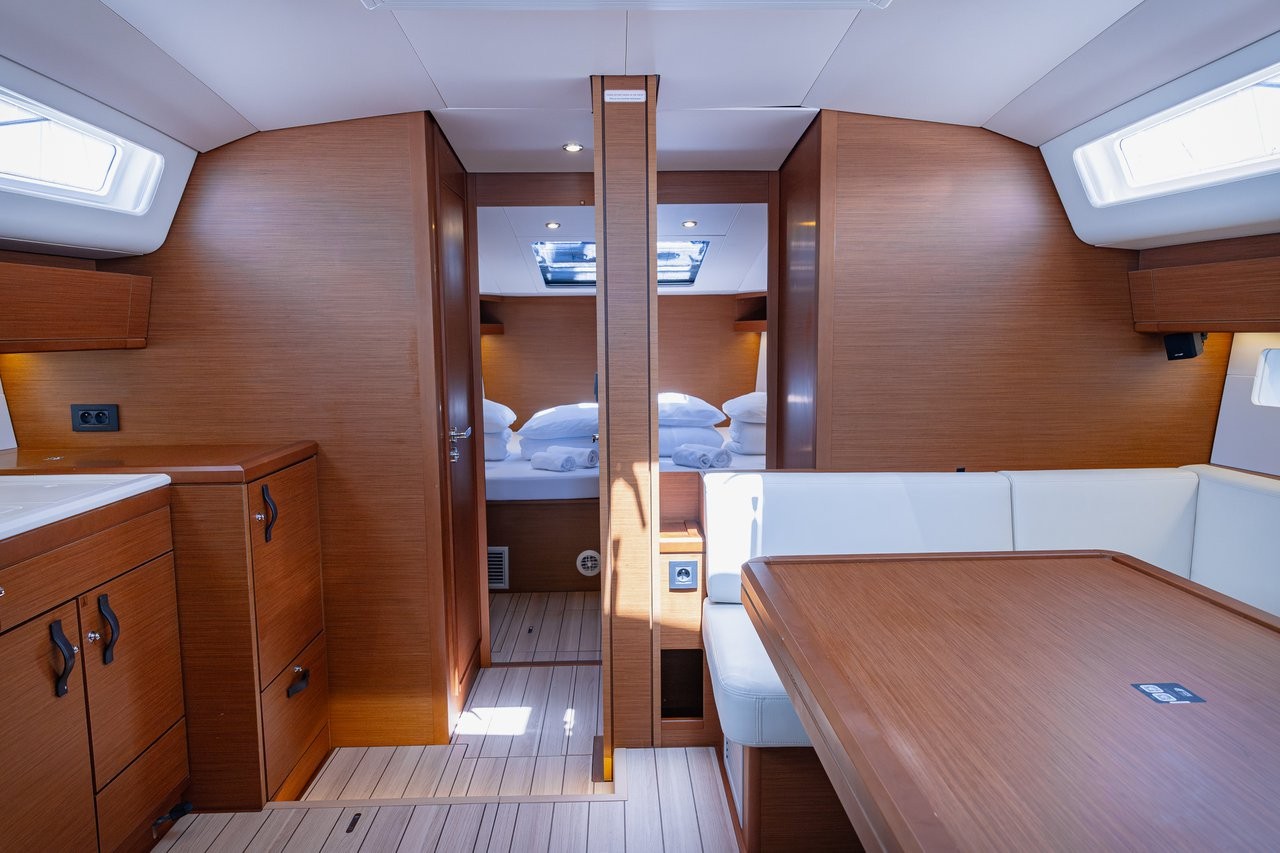 Jeanneau 54, El Yelmo | Yacht Charter Croatia