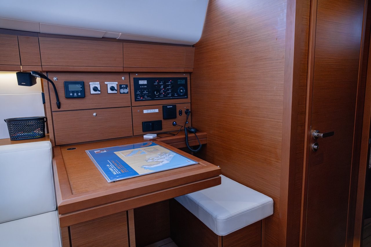 Jeanneau 54, El Yelmo | Yacht Charter Croatia
