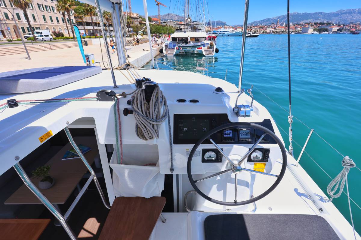 Lagoon 38, Furia | Yacht Charter Croatia