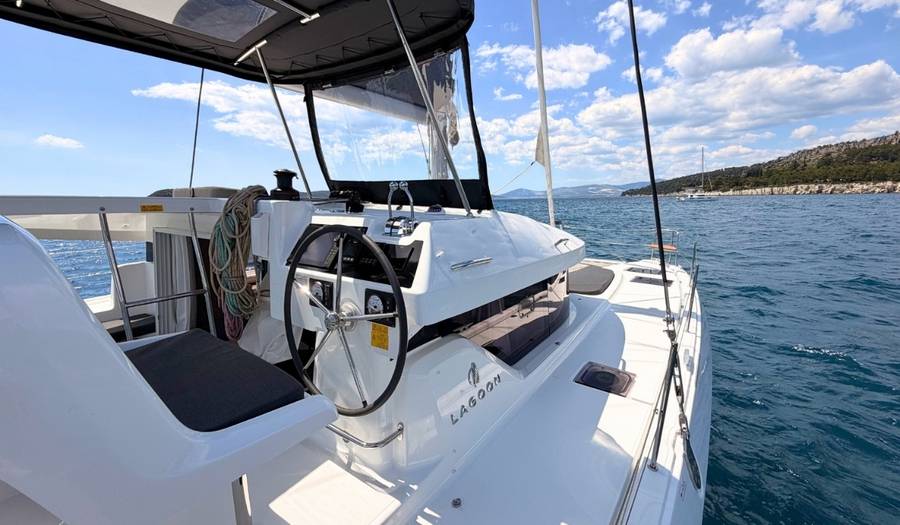 Lagoon 38, New 4 | Yacht Charter Croatia
