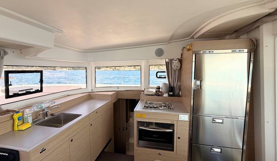 Lagoon 38, New 4 | Yacht Charter Croatia