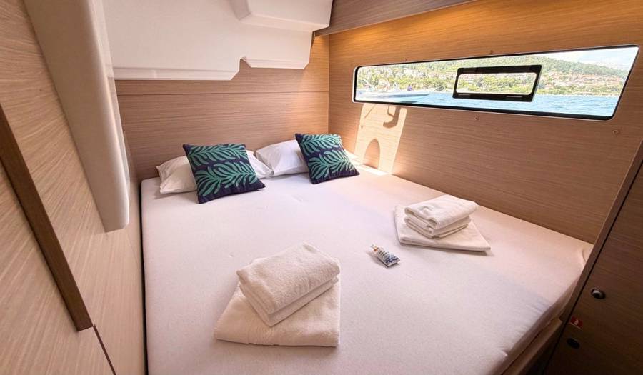 Lagoon 38, New 4 | Yacht Charter Croatia