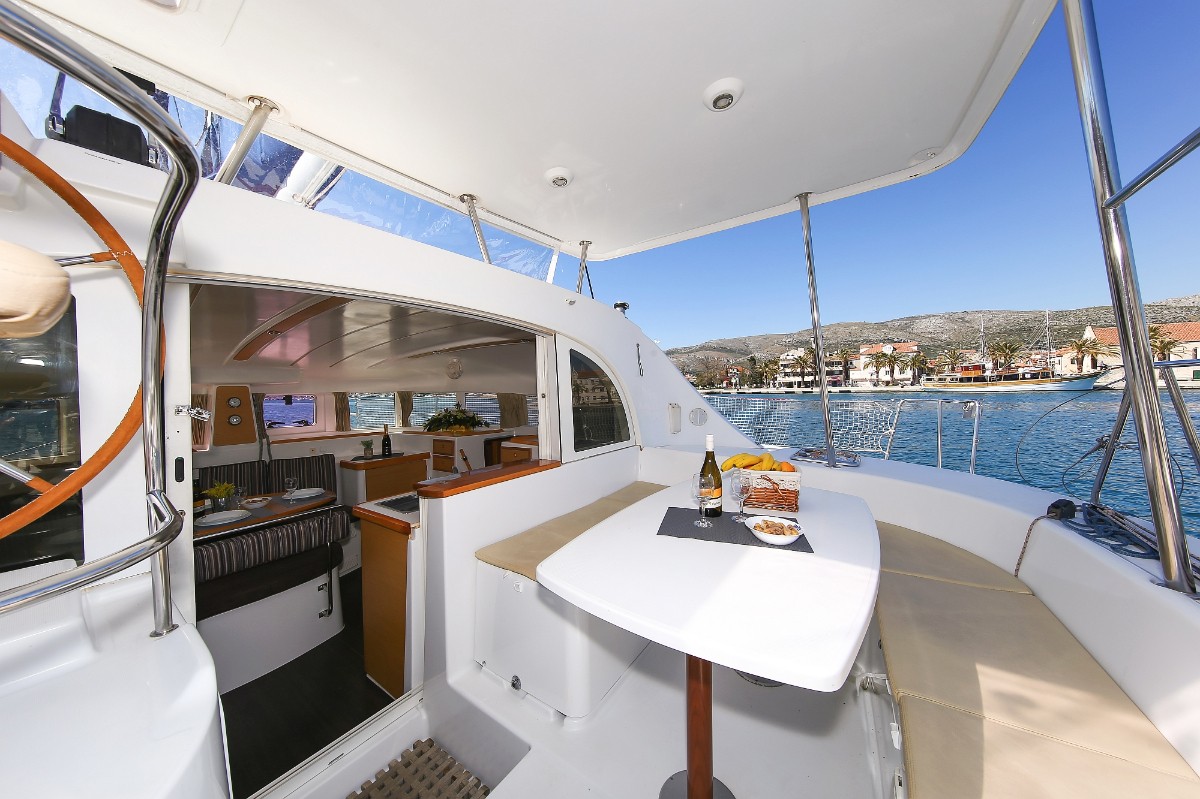 Lagoon 380 S2, Phoenix | Yacht Charter Croatia