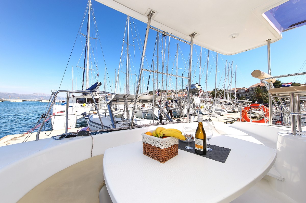 Lagoon 380 S2, Phoenix | Yacht Charter Croatia