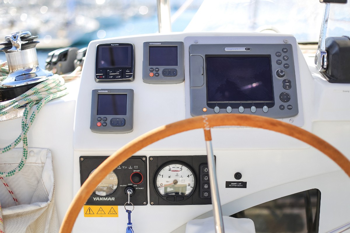 Lagoon 380 S2, Phoenix | Yacht Charter Croatia