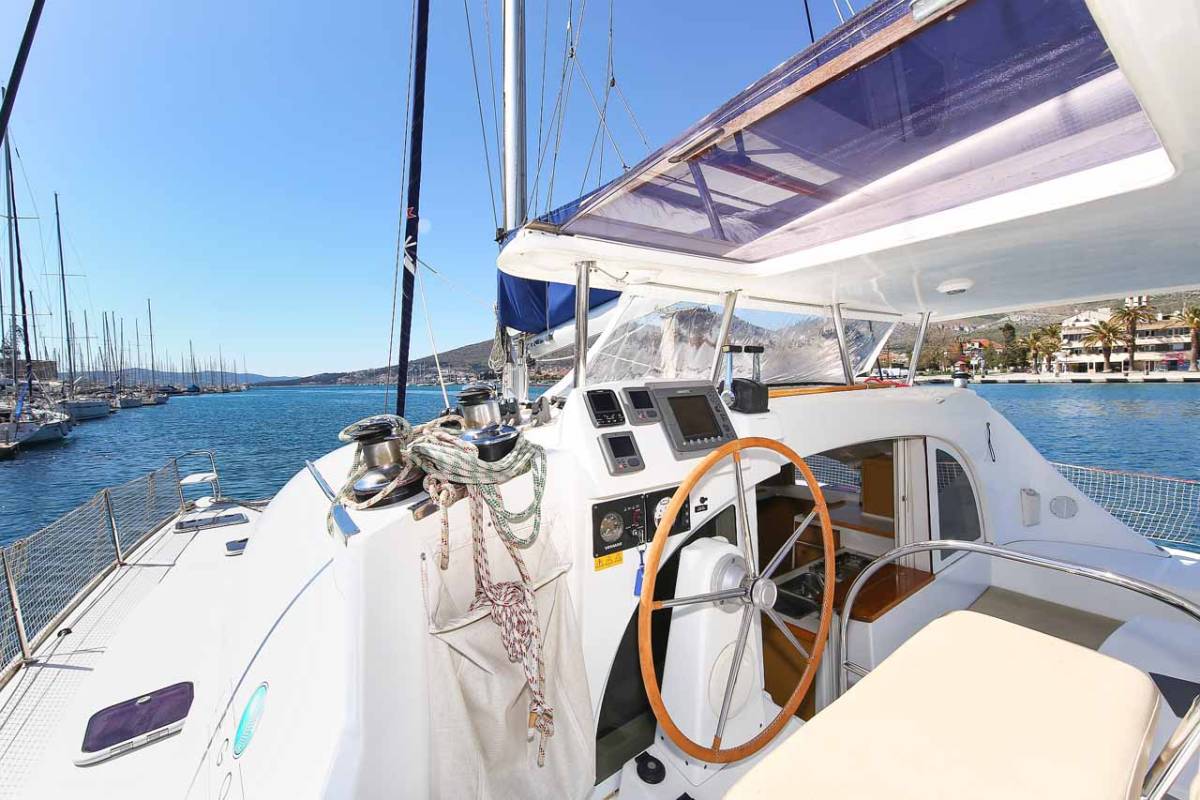 Lagoon 380 S2, Phoenix | Yacht Charter Croatia