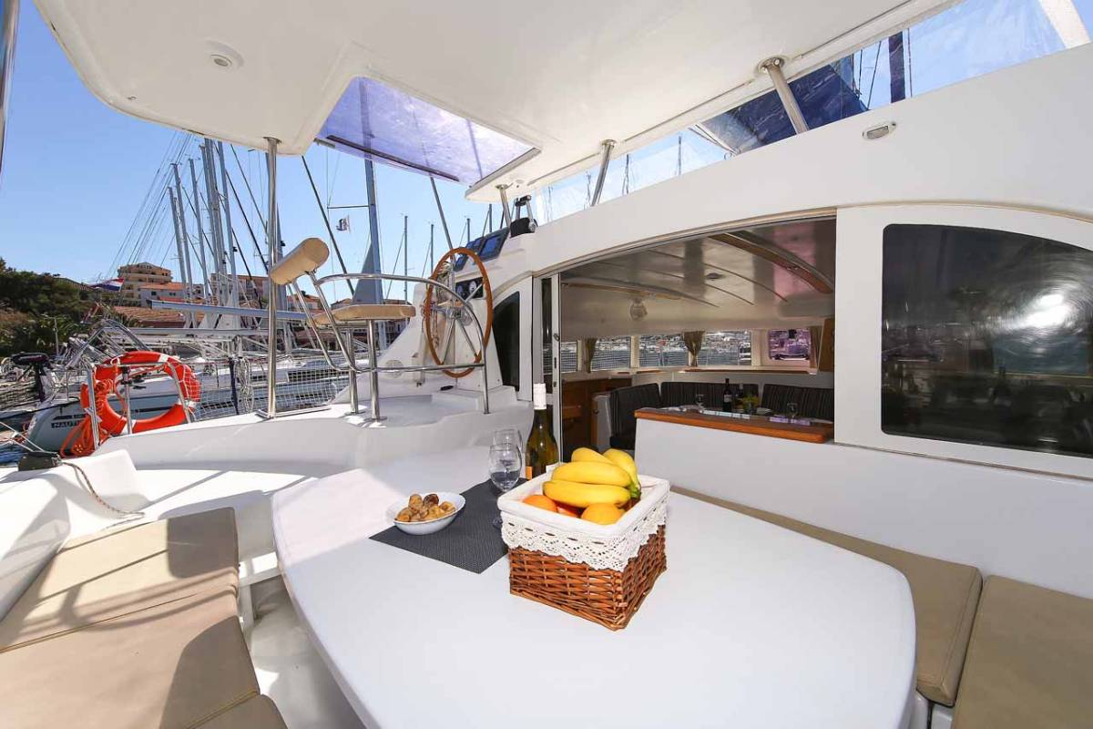 Lagoon 380 S2, Phoenix | Yacht Charter Croatia