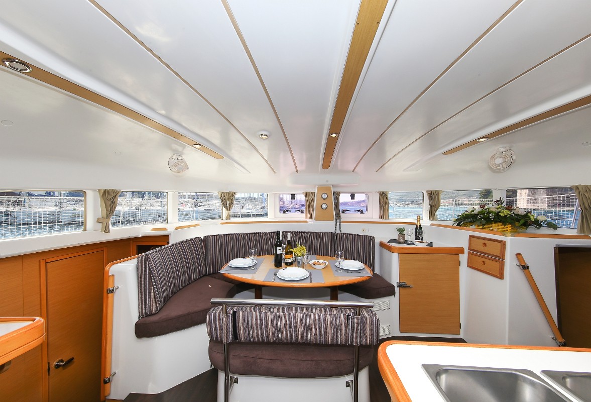 Lagoon 380 S2, Phoenix | Yacht Charter Croatia