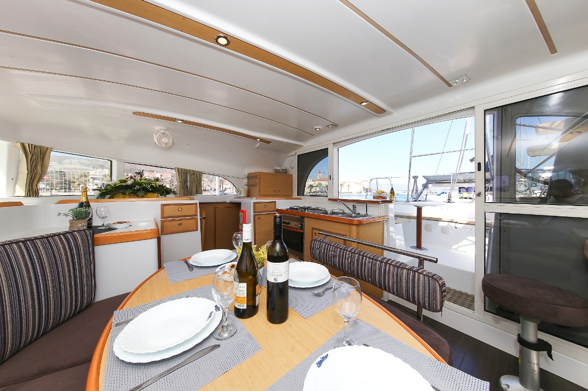 Lagoon 380 S2, Phoenix | Yacht Charter Croatia