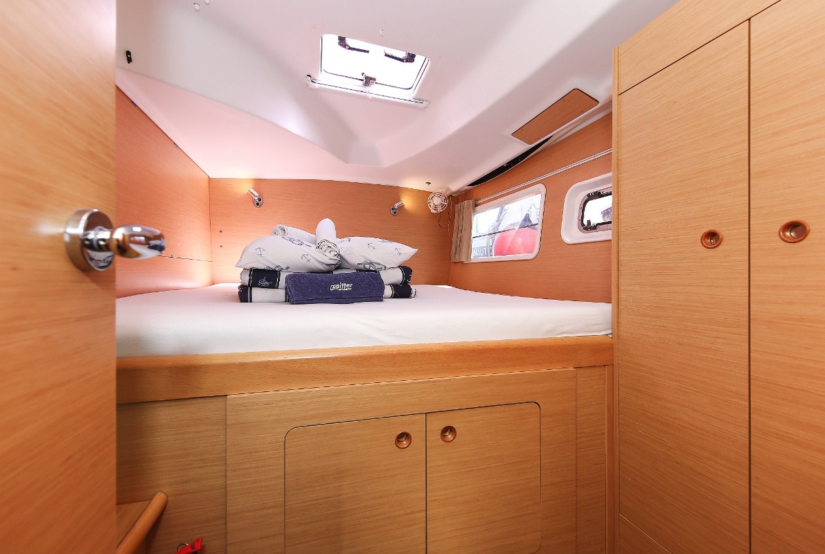 Lagoon 380 S2, Phoenix | Yacht Charter Croatia