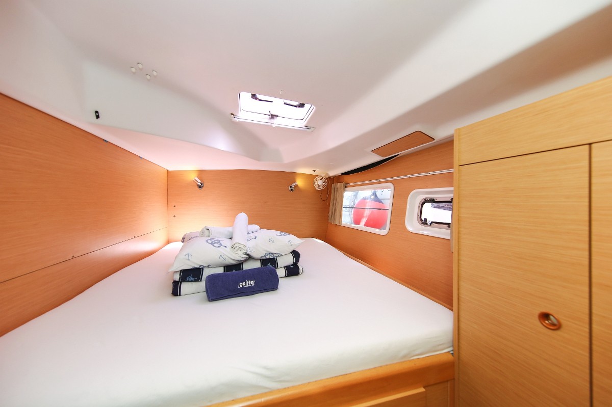 Lagoon 380 S2, Phoenix | Yacht Charter Croatia