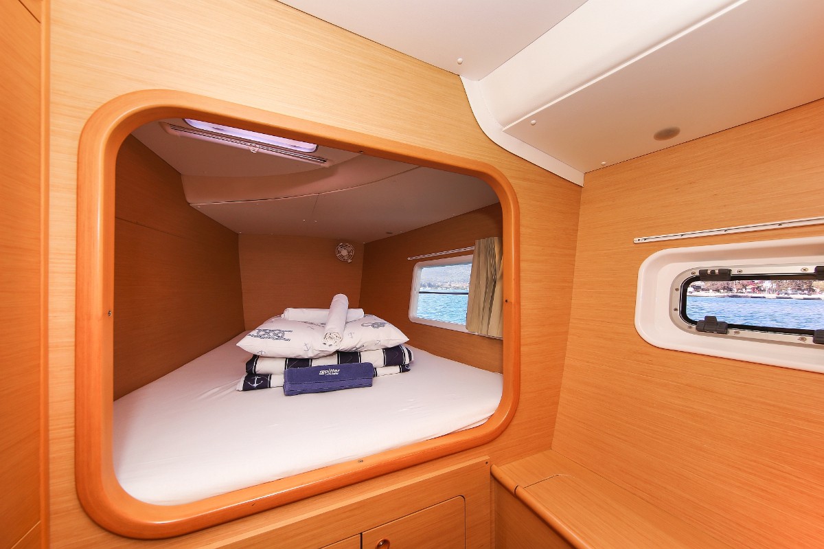 Lagoon 380 S2, Phoenix | Yacht Charter Croatia