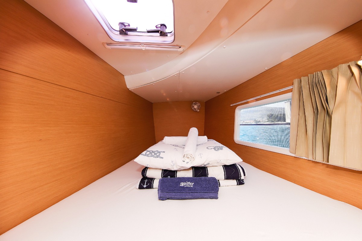 Lagoon 380 S2, Phoenix | Yacht Charter Croatia