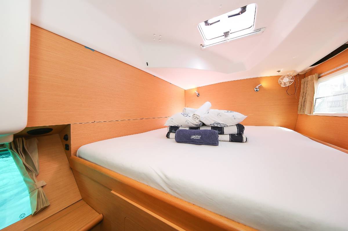 Lagoon 380 S2, Phoenix | Yacht Charter Croatia