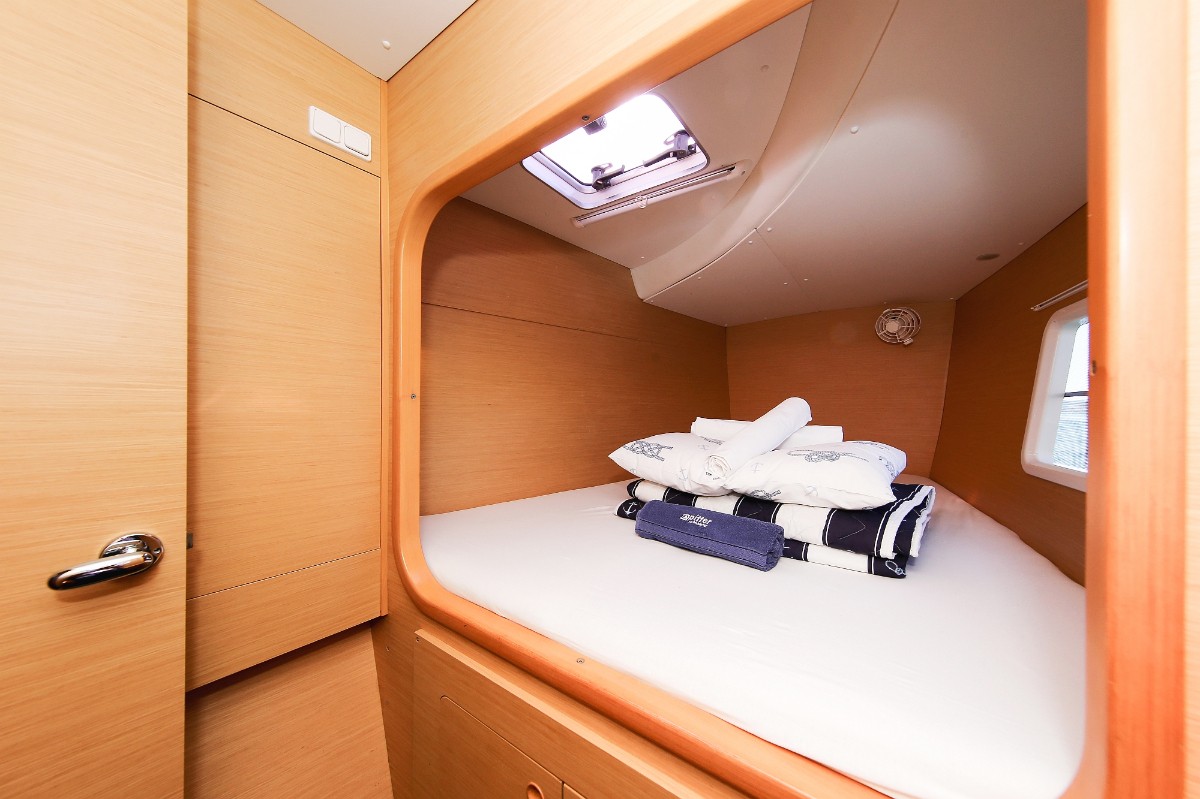 Lagoon 380 S2, Phoenix | Yacht Charter Croatia