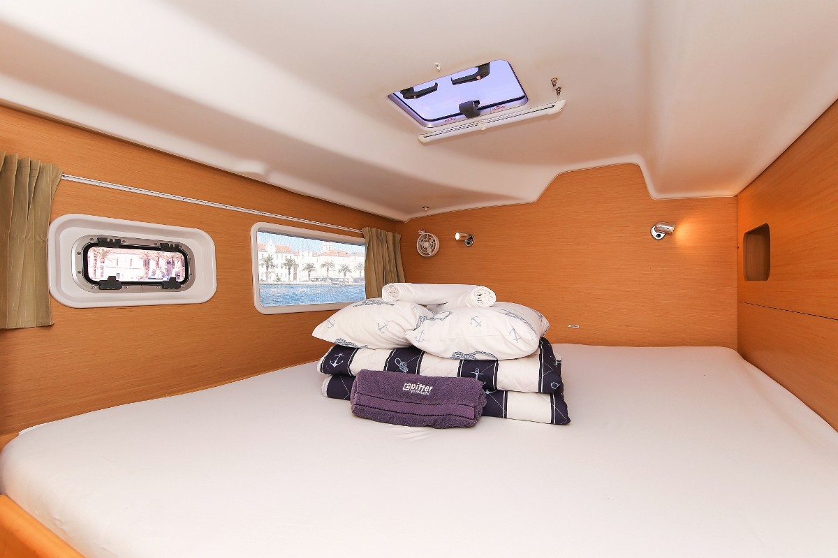 Lagoon 380 S2, Phoenix | Yacht Charter Croatia