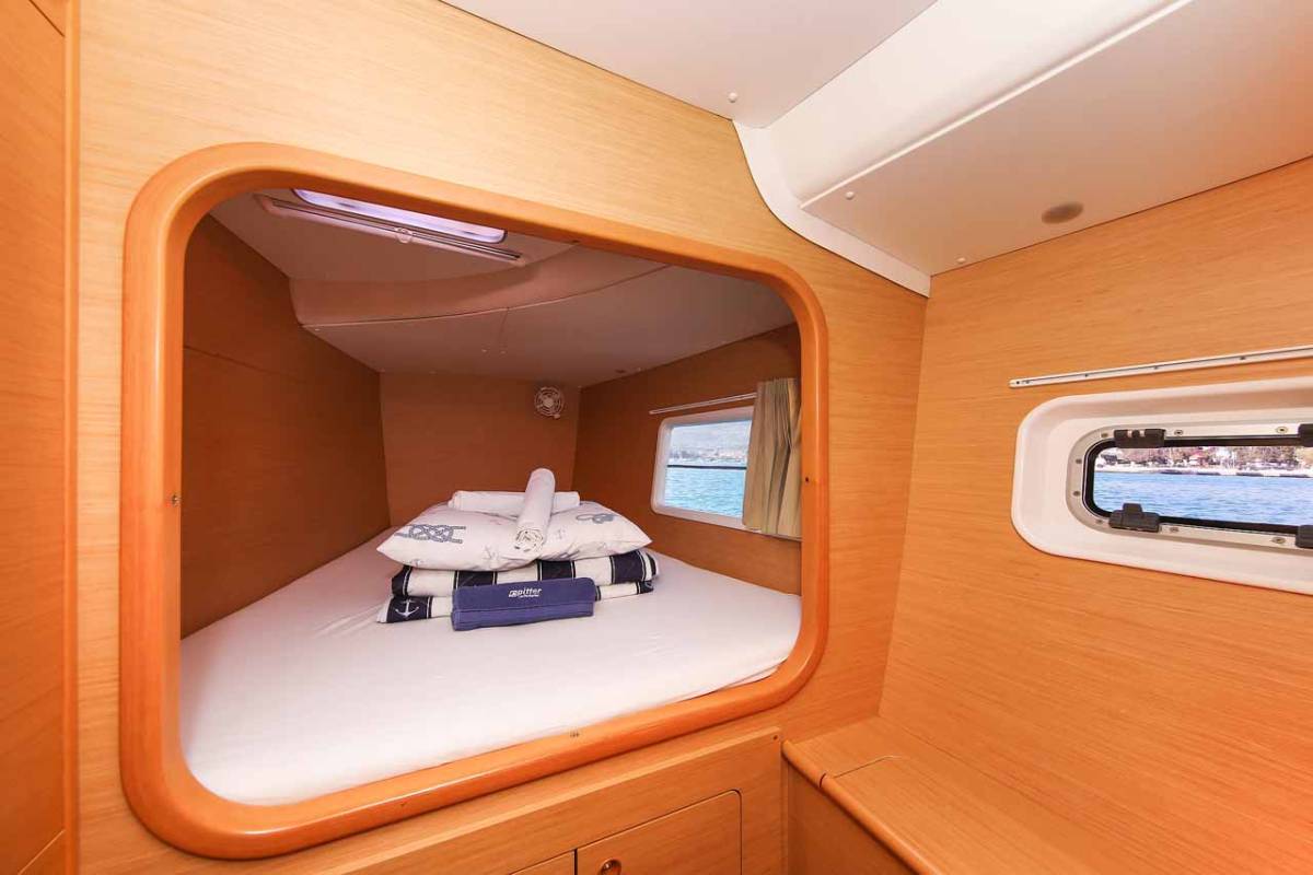 Lagoon 380 S2, Phoenix | Yacht Charter Croatia