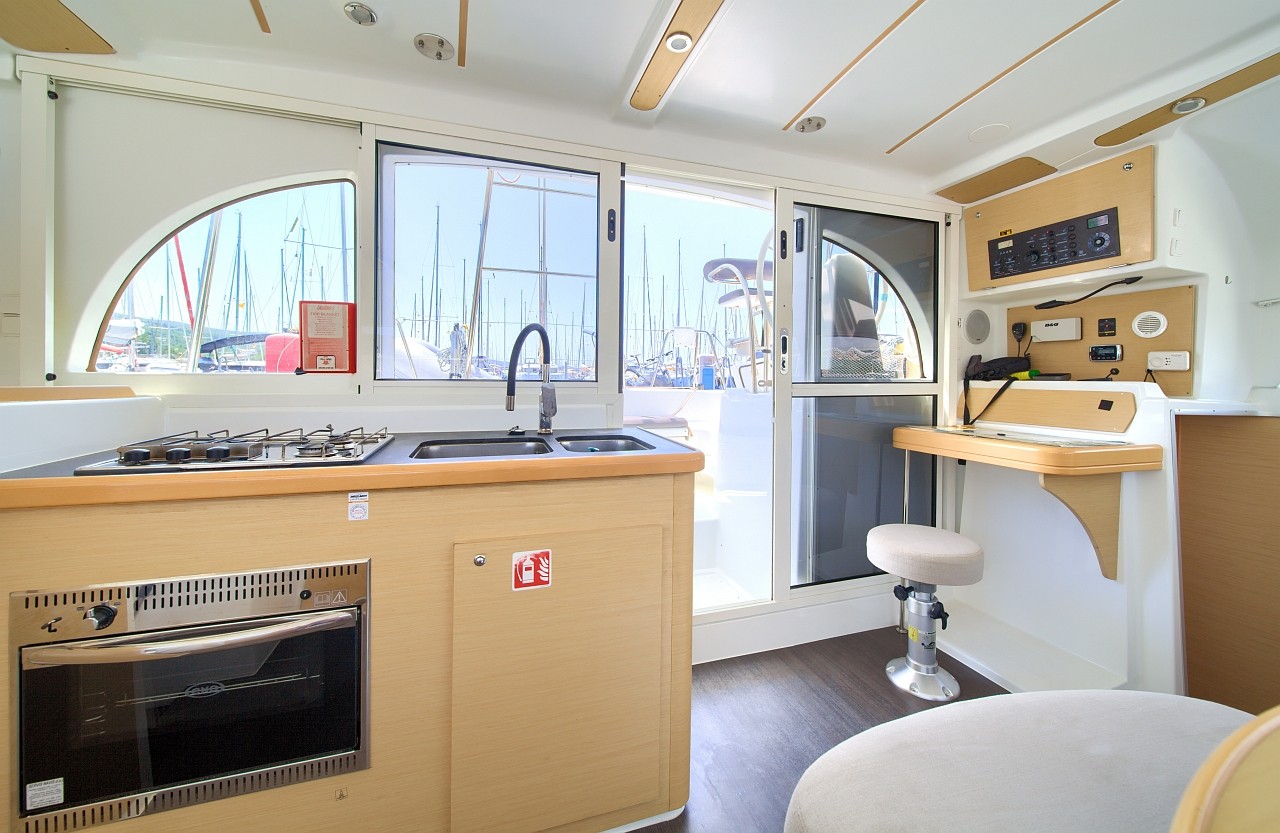Lagoon 380 S2, Atenea | Yachtcharter Kroatien