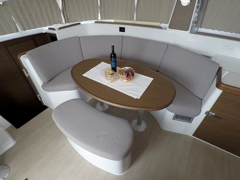 Lagoon 380, Maya | Yachtcharter Kroatien