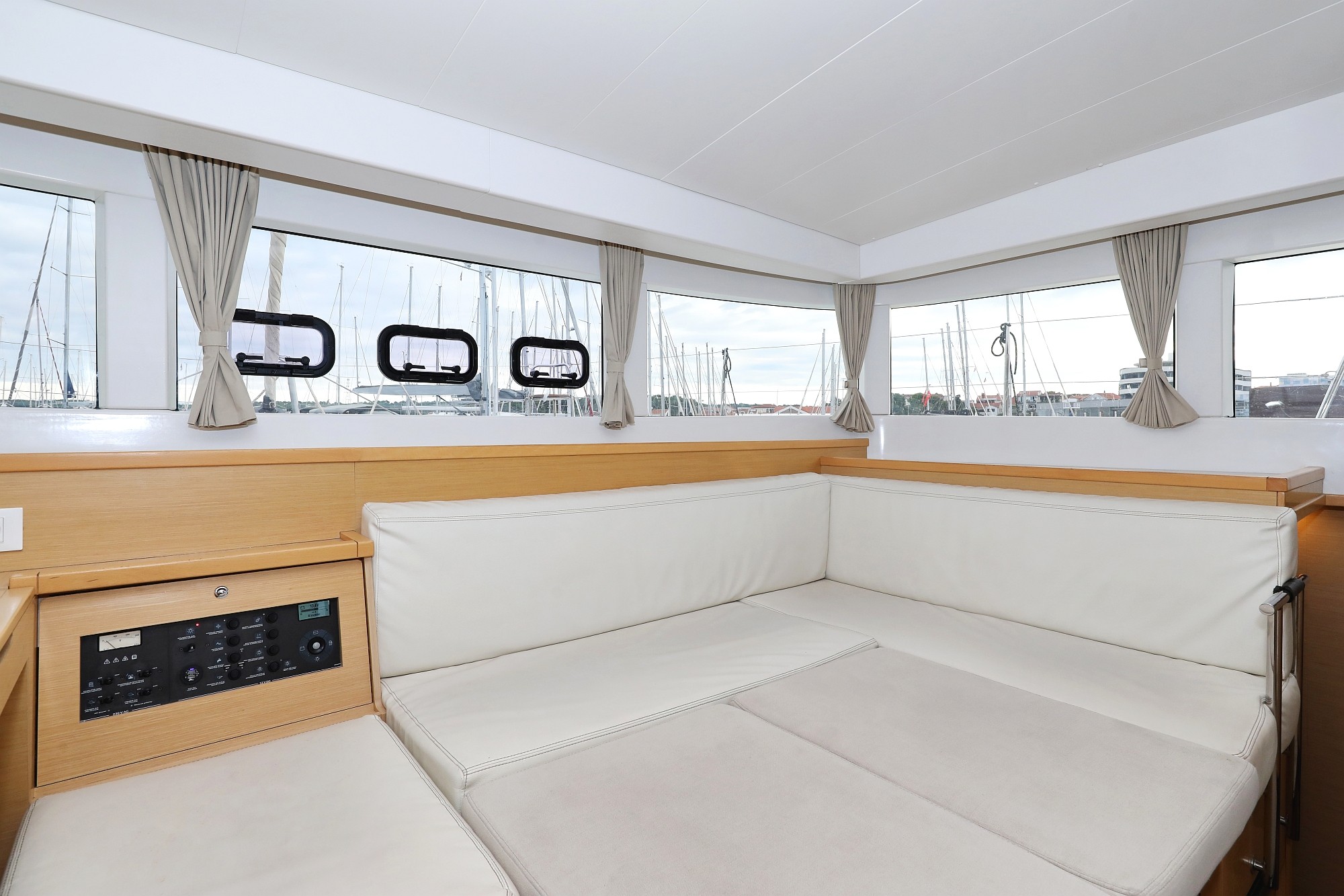Lagoon 39, Lilla V | Yacht Charter Croatia