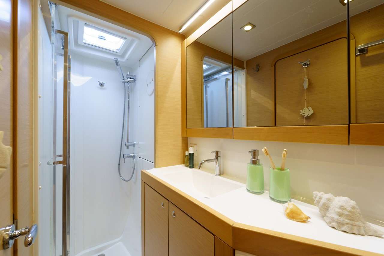 Lagoon 39, White Pearl | Yacht Charter Croatia