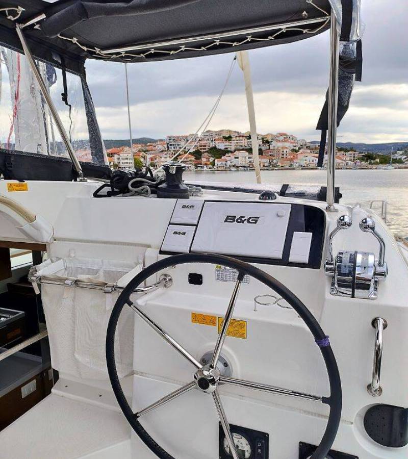 Lagoon 40, Venus | Yacht Charter Croatia