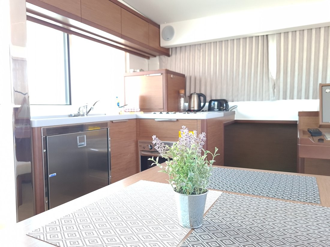 Lagoon 40, Sailing Point | Yacht Charter Croatia