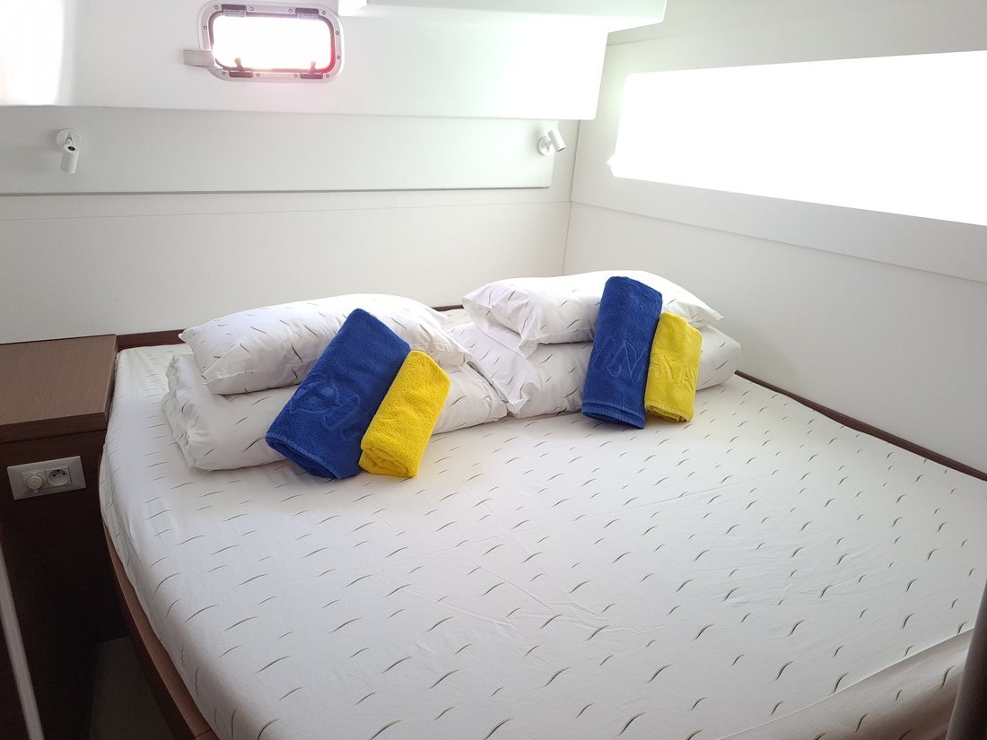Lagoon 40, Sailing Point | Yacht Charter Croatia