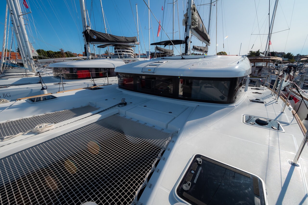 Lagoon 40, Chingi Lingy | Yacht Charter Croatia