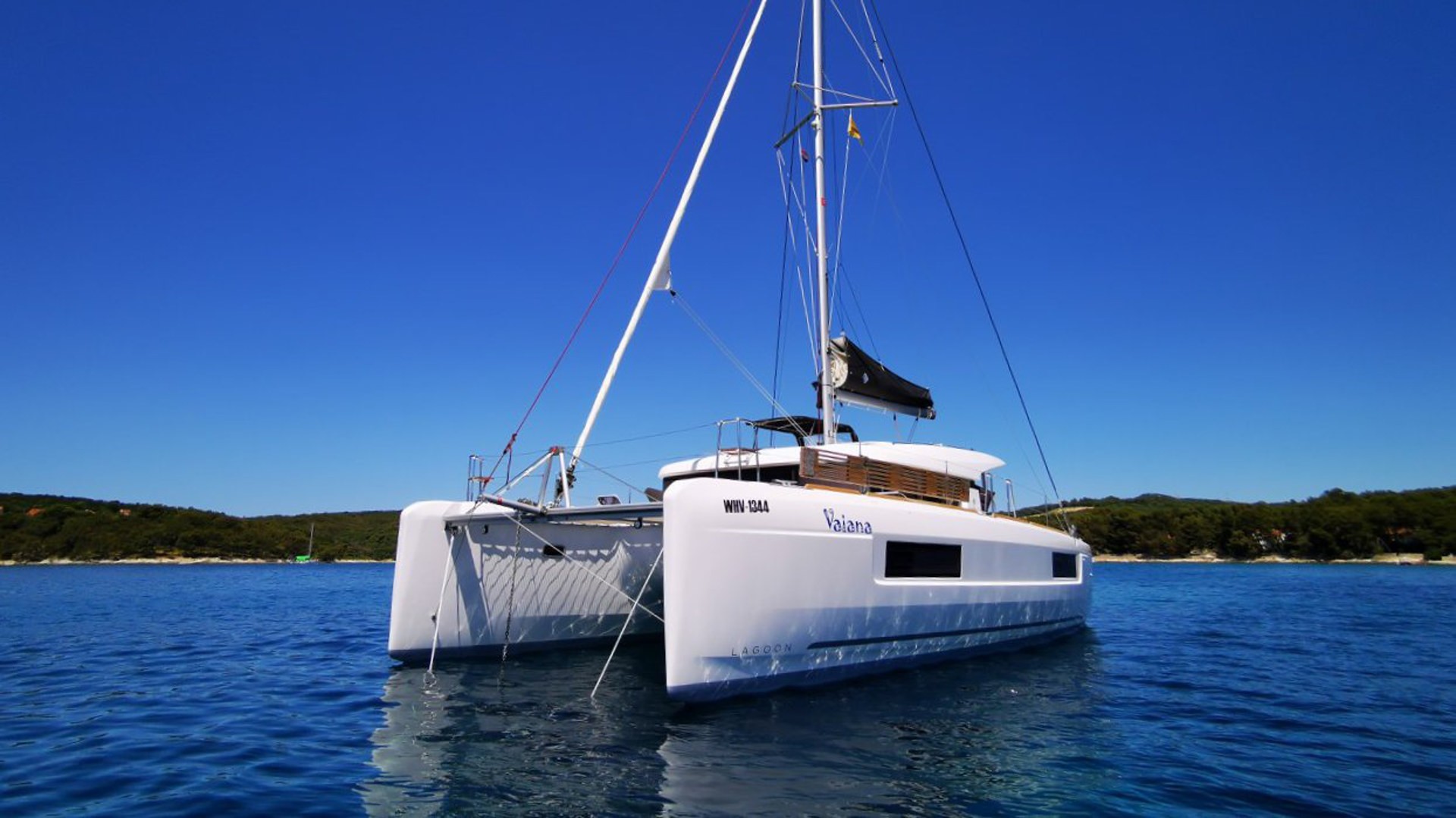 Lagoon 40, Vaiana | Yacht Charter Croatia