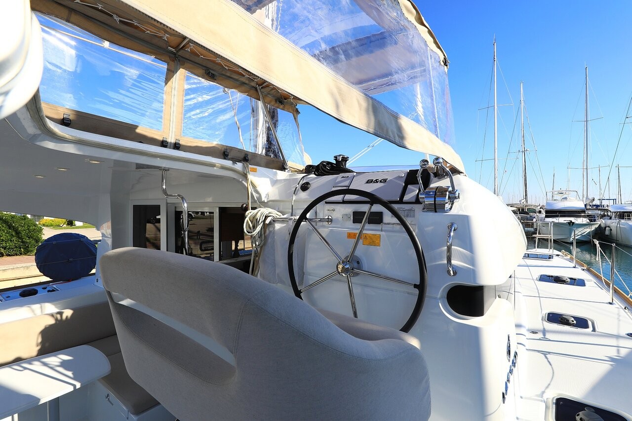 Lagoon 40, Gimme Kiss | Yacht Charter Croatia