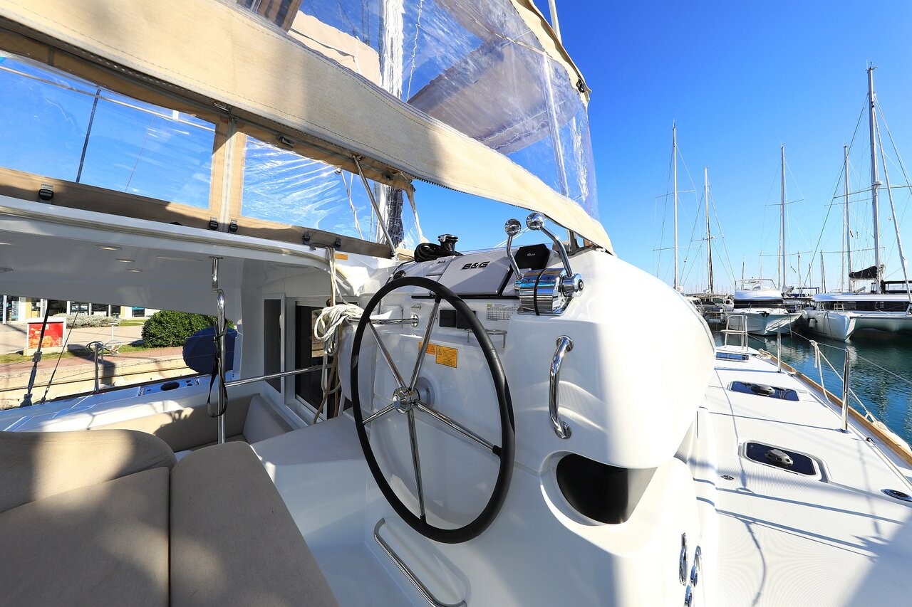 Lagoon 40, Gimme Kiss | Yacht Charter Croatia