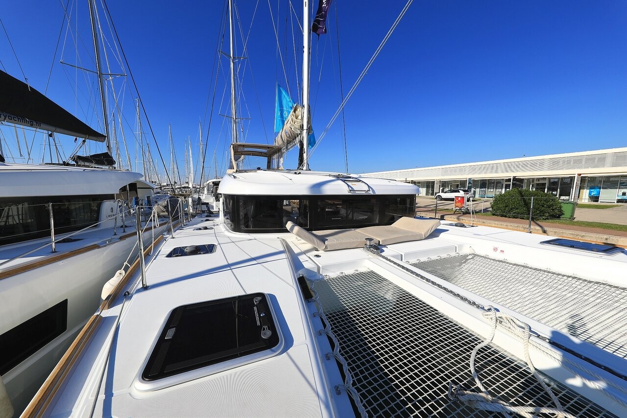 Lagoon 40, Gimme Kiss | Yacht Charter Croatia