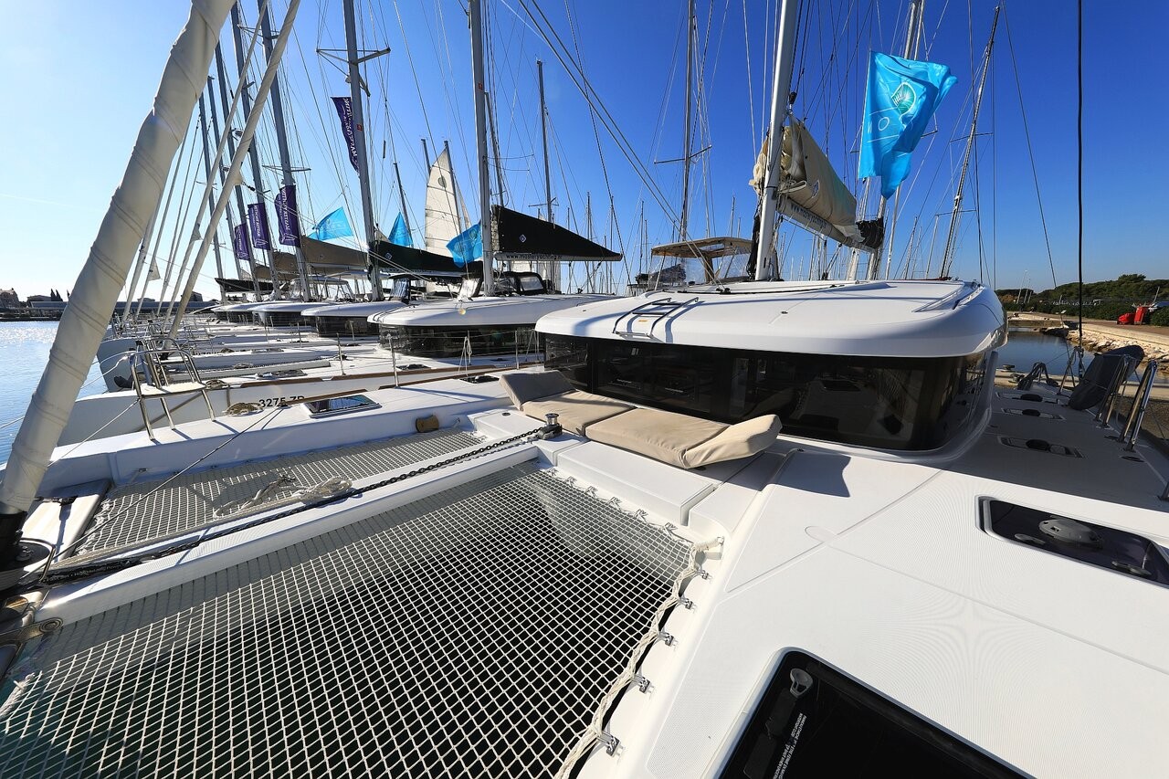 Lagoon 40, Gimme Kiss | Yacht Charter Croatia