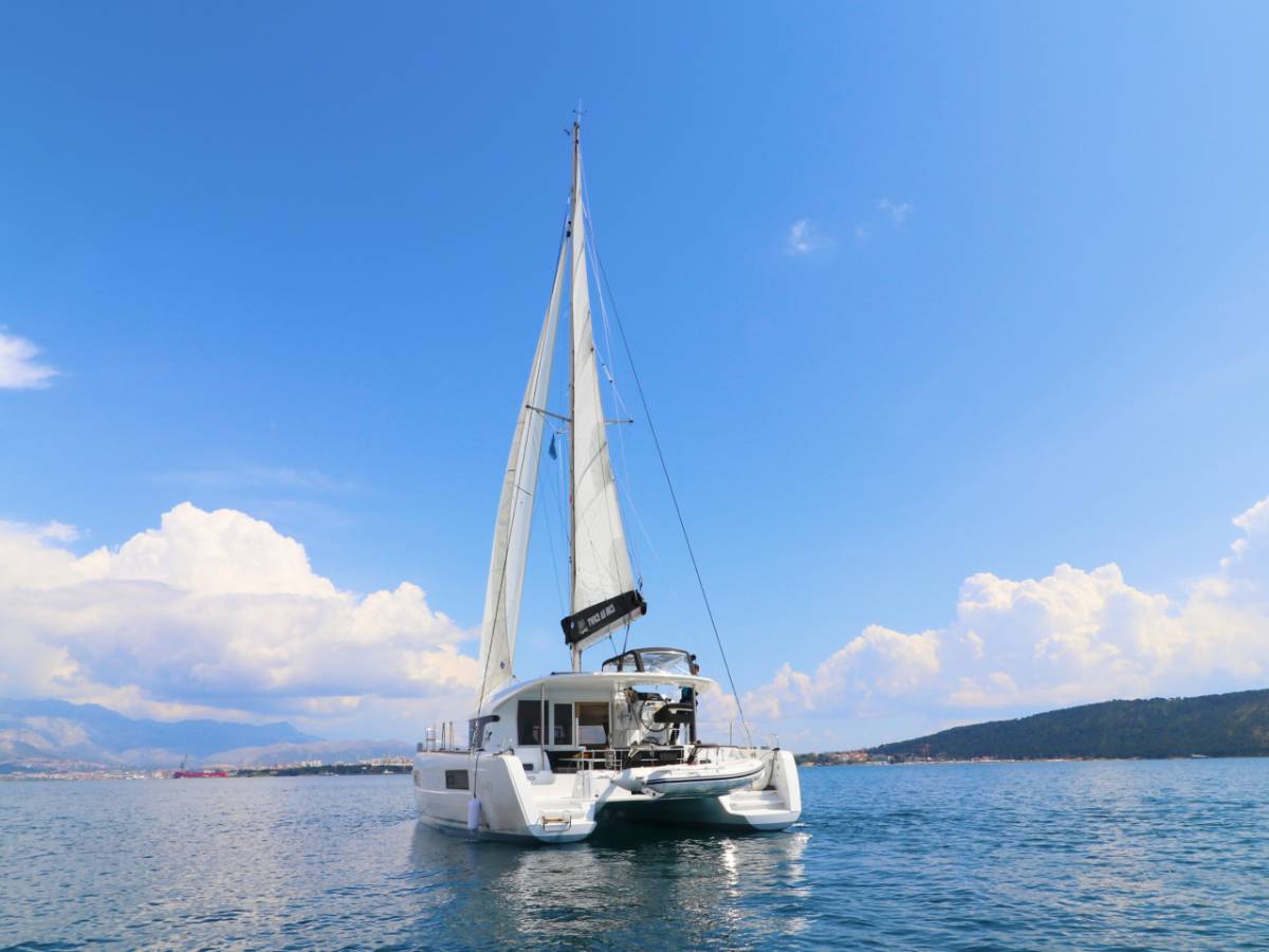 Lagoon 40, Twice as nice | Yacht Charter Croatia