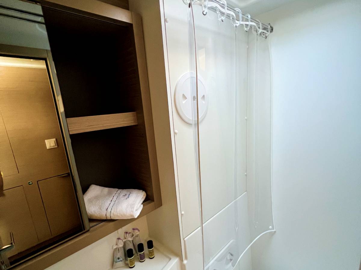 Lagoon 40, Twice as nice | Yacht Charter Croatia